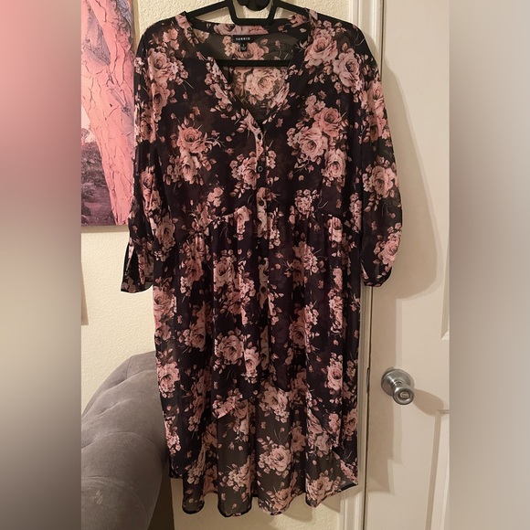 torrid Dresses & Skirts - Torrid Plus Size Women’s Floral Black and Pink high/low long blouse size 1X